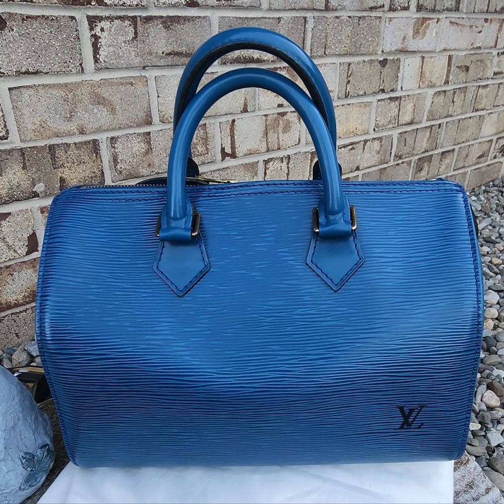 LV Speedy 25 in Epi leather